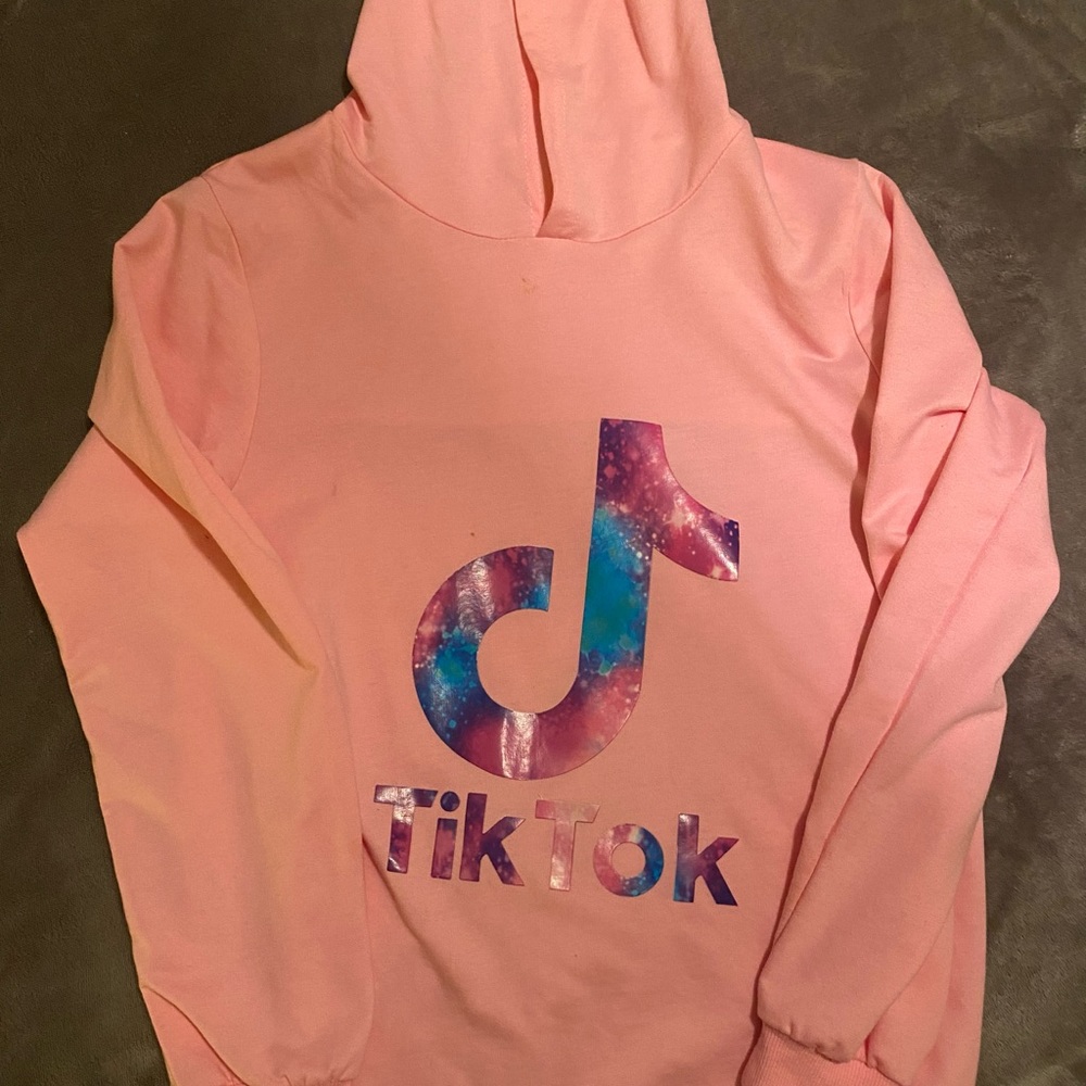 Girl tik tok sweater 🤍💕